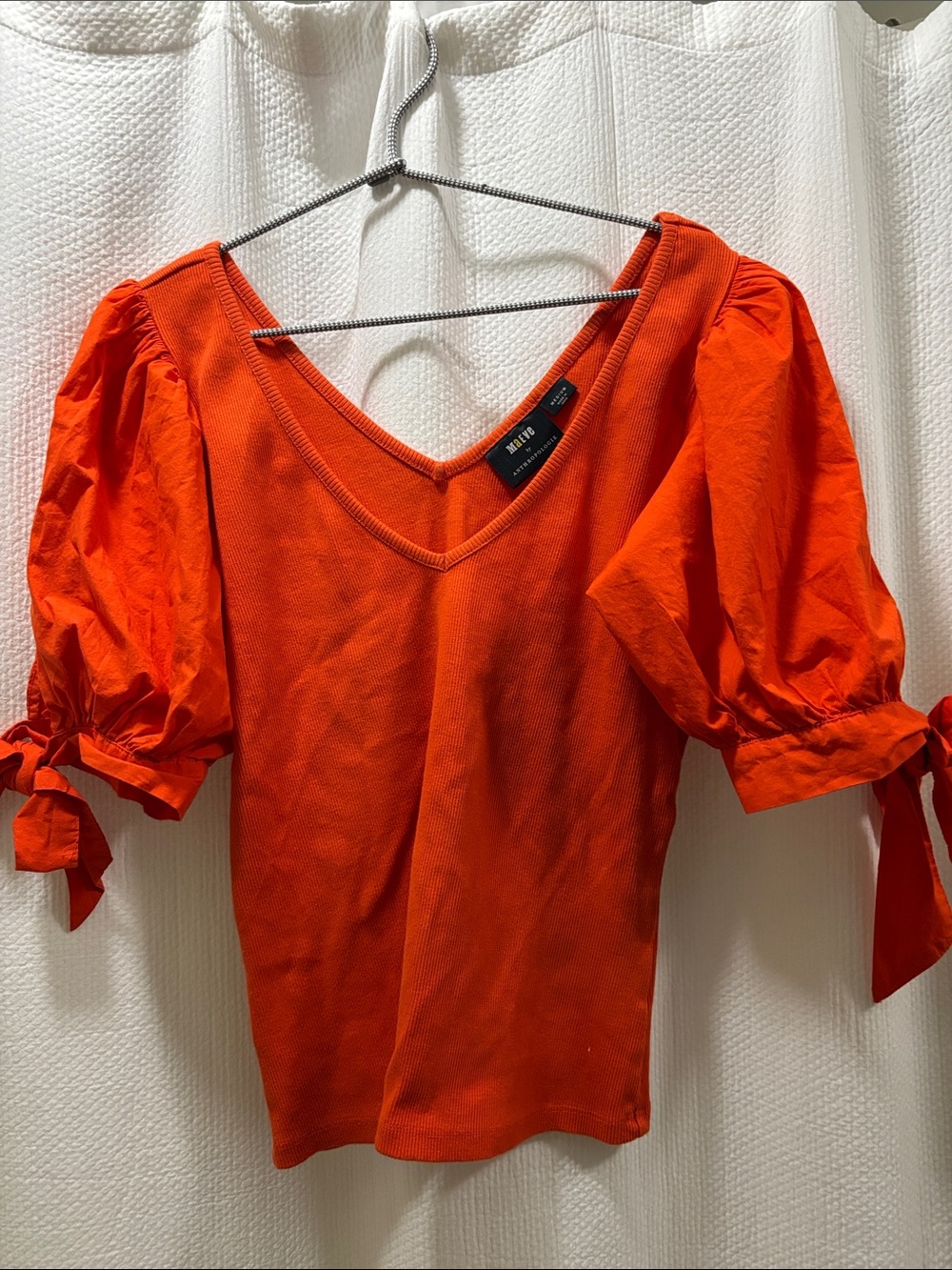 Maeve by Anthropologie medium Orange V-Neck Puff Sleeve Top.  Like new.